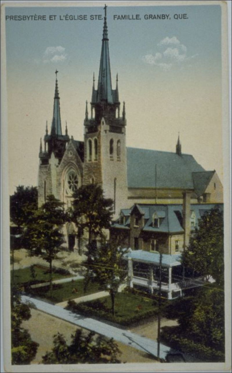 Presbytère et l'église Ste.Famille, Granby, Que. BAnQ numérique