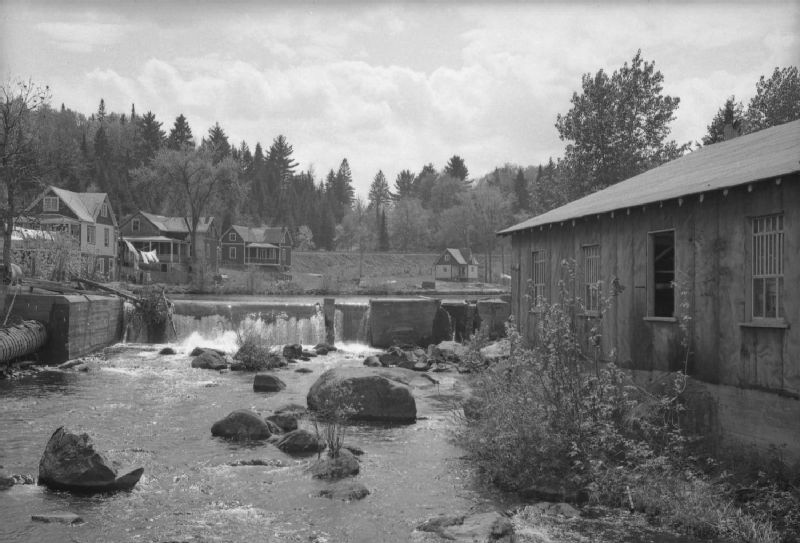 Pont de la Station sur la rivière Simon à Morin Heights. Comté d