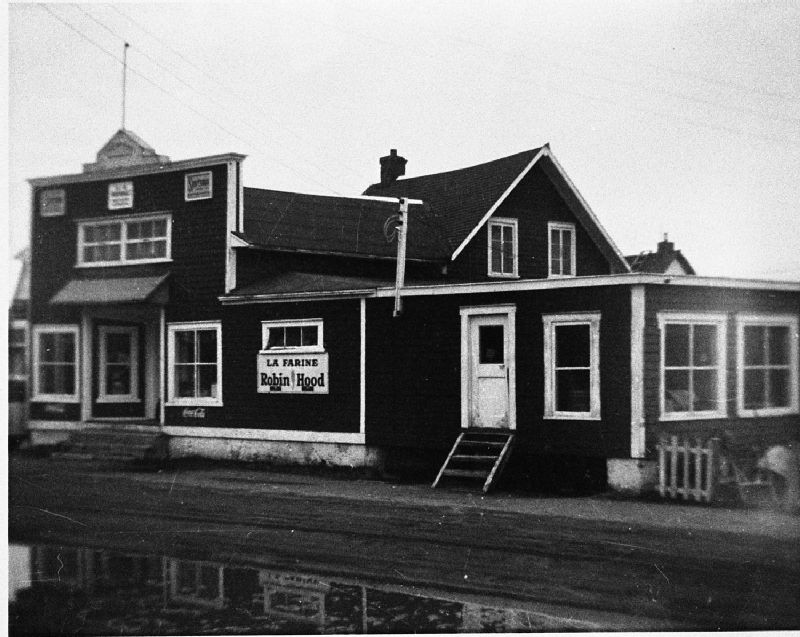 Magasin général de RivièreauTonnerre, propriétaire Élie Boudreau