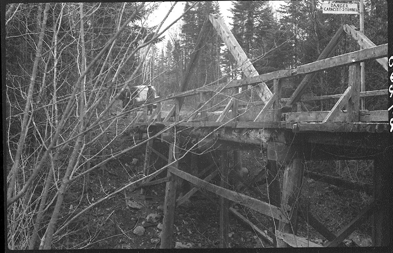 Pont sur la décharge du lac TroisSaumons à SaintAubert, comté de L