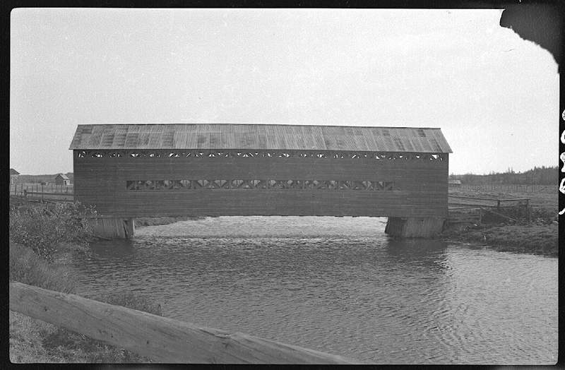 Pont sur la rivière Bellefeuille à Authier, Abitibi BAnQ numérique