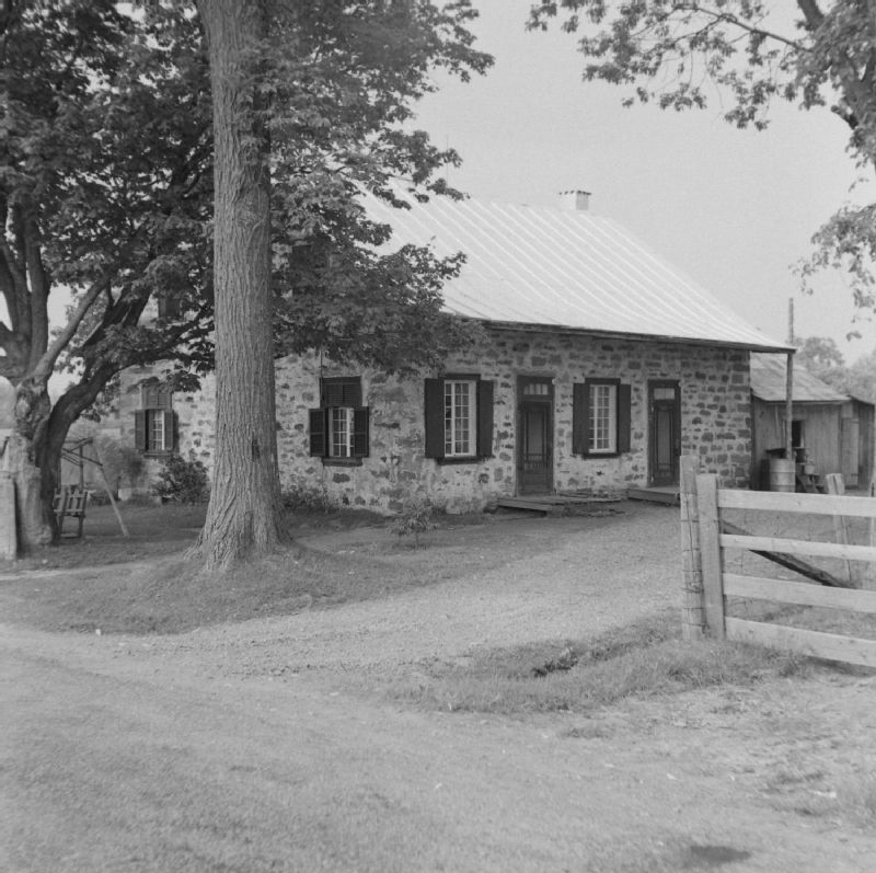 SainteScholastique, DeuxMontagnes Maisons Près de SaintHermas