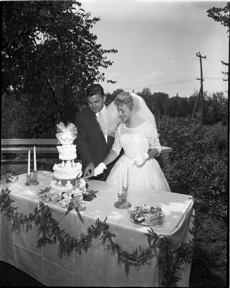 Mariage d'Huguette Beaudry et de René Gauvreau BAnQ numérique