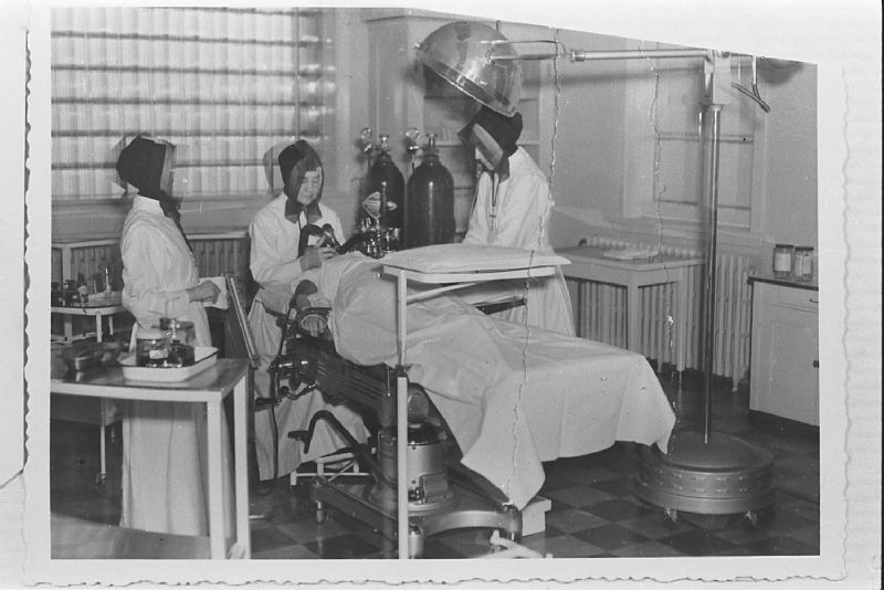 Religieuses travaillant à l'hôpital de HavreSaintPierre BAnQ numérique