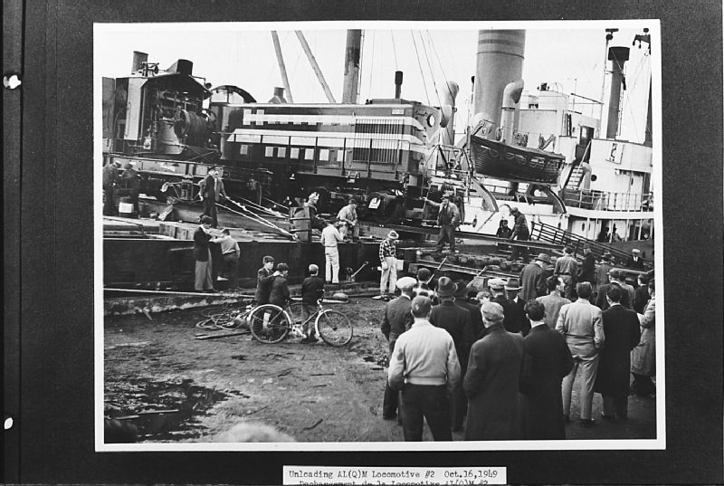 Déchargement de la au quai de HavreSaintPierre BAnQ